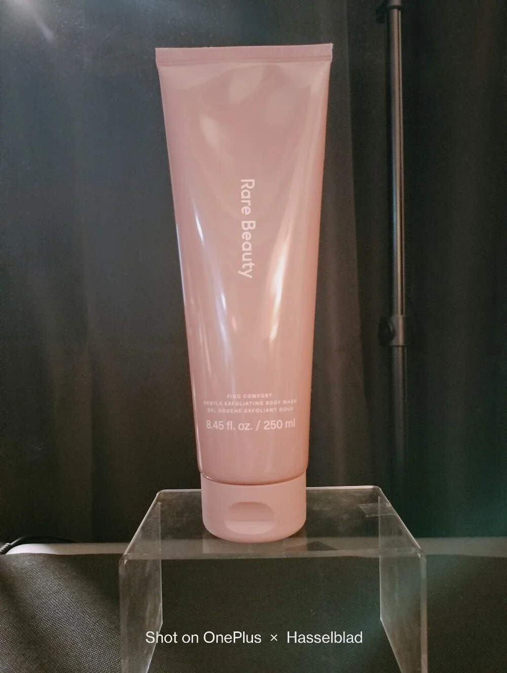 Rare Beauty Find Comfort Gentle Exfoliating Body Wash